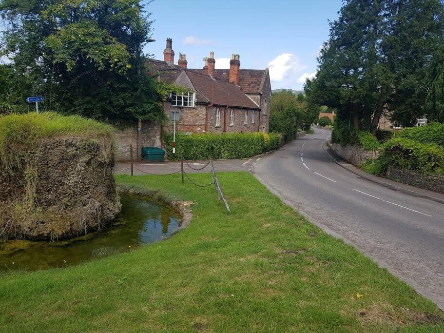 Cosy Studio Retreat In Wells, Somerset ภายนอก รูปภาพ